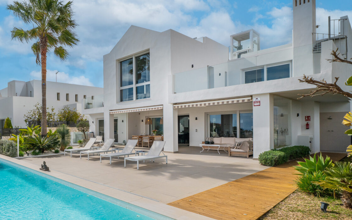 Современная Эко Вилла в Марбелье с панорамным видом моря