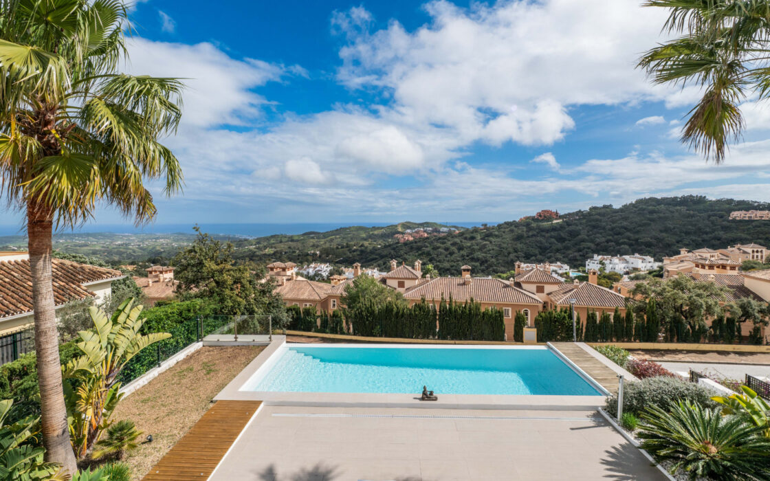 Современная Эко Вилла в Марбелье с панорамным видом моря