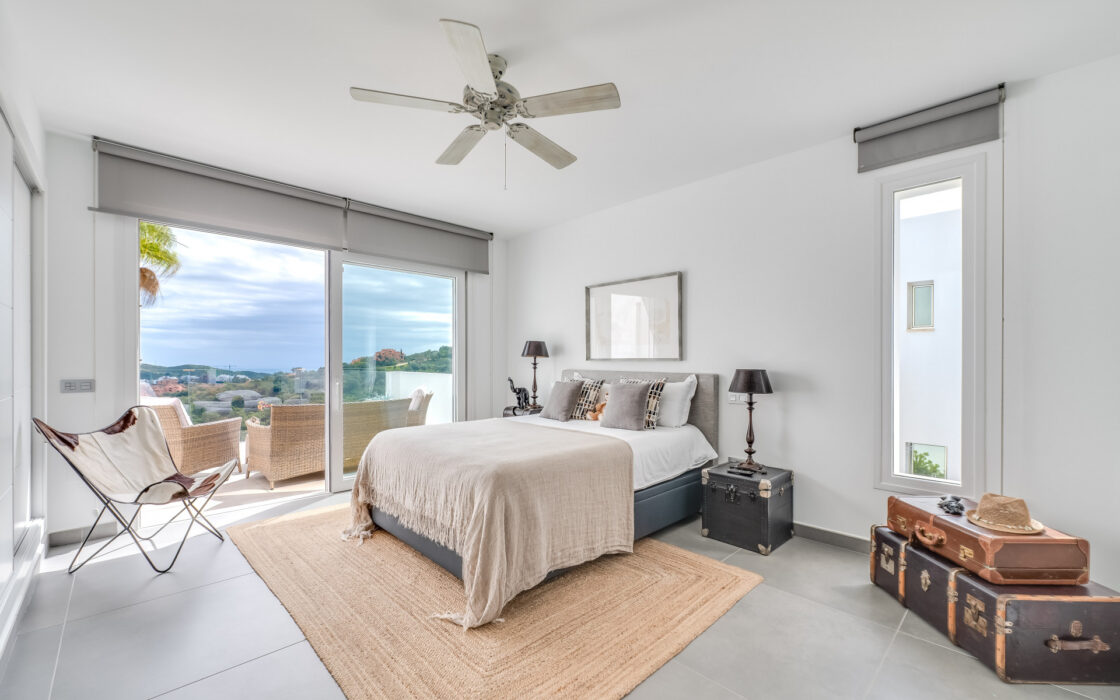 Современная Эко Вилла в Марбелье с панорамным видом моря