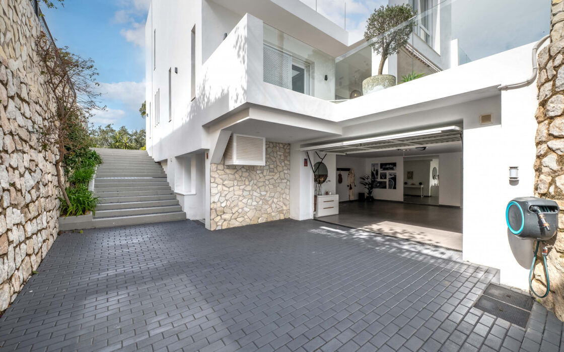 Современная Эко Вилла в Марбелье с панорамным видом моря