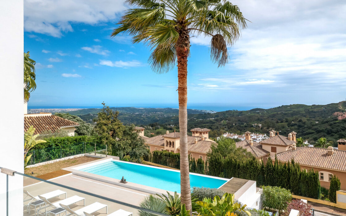 Современная Эко Вилла в Марбелье с панорамным видом моря
