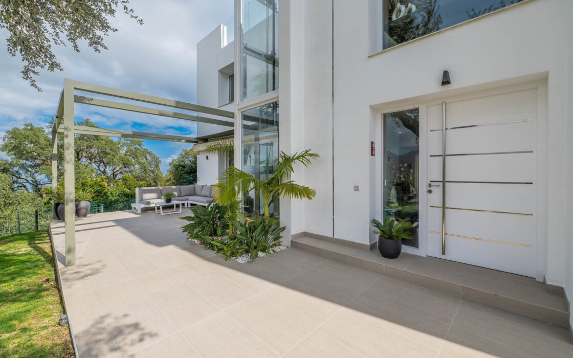 Современная Эко Вилла в Марбелье с панорамным видом моря