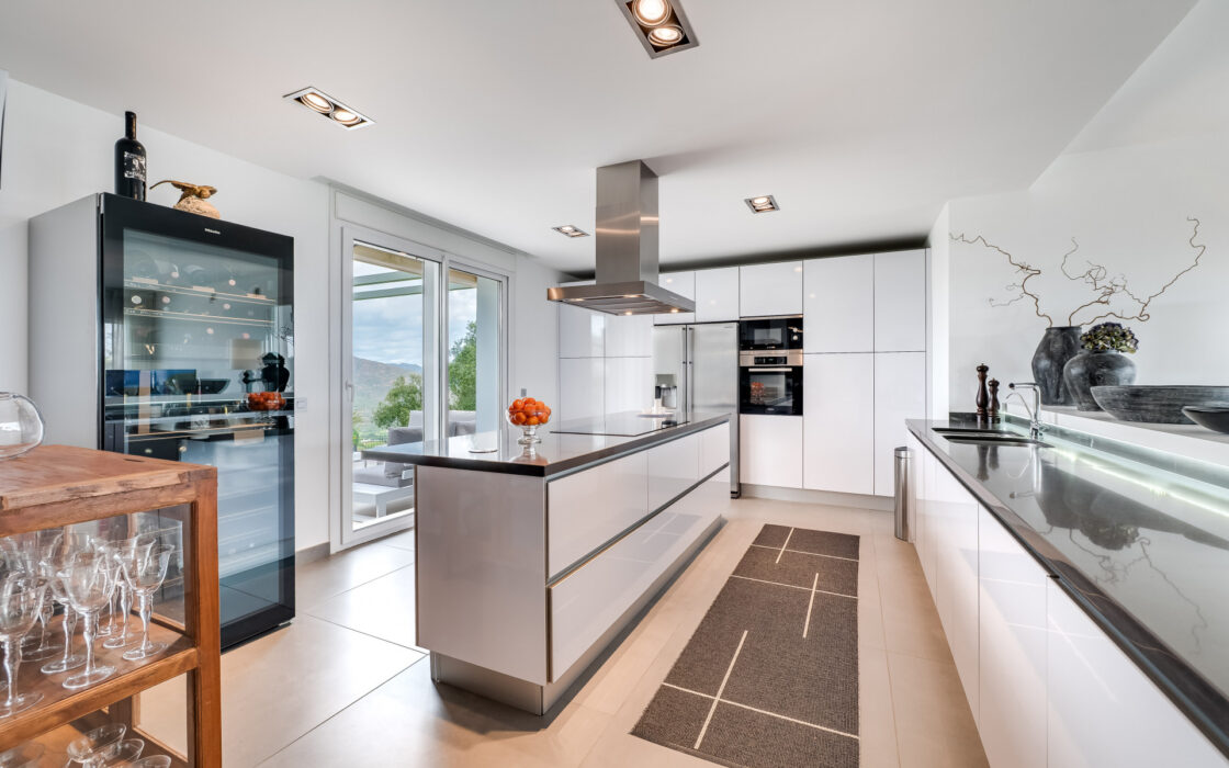 Современная Эко Вилла в Марбелье с панорамным видом моря