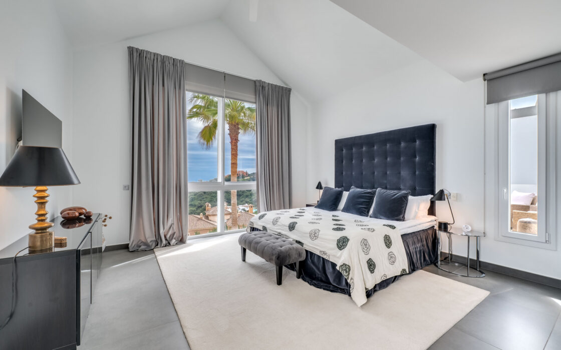 Современная Эко Вилла в Марбелье с панорамным видом моря