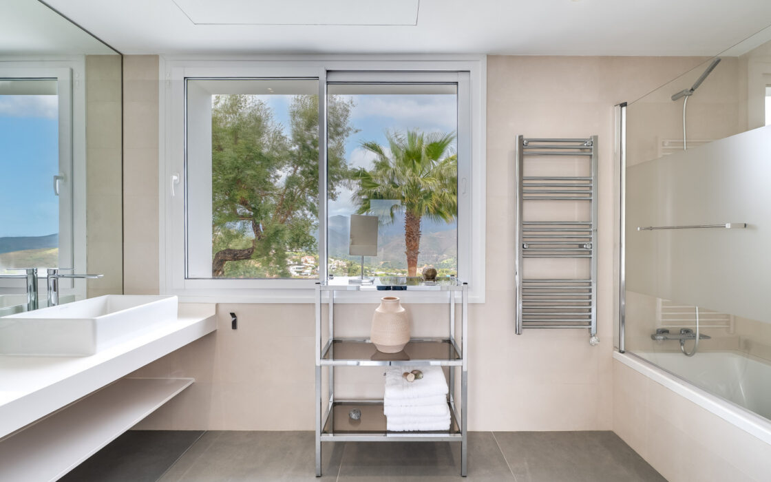 Современная Эко Вилла в Марбелье с панорамным видом моря