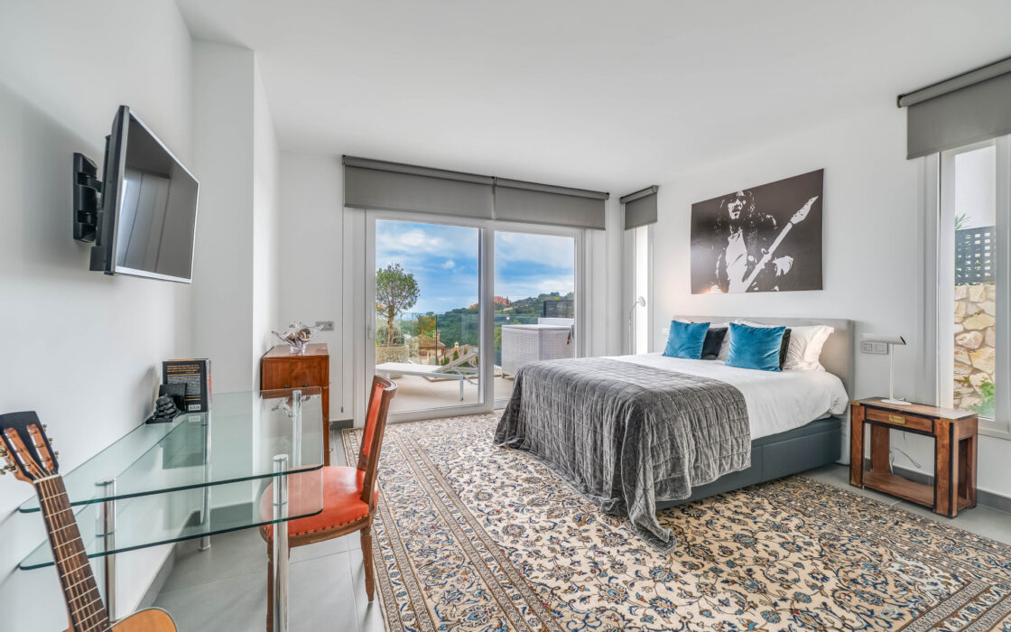 Современная Эко Вилла в Марбелье с панорамным видом моря