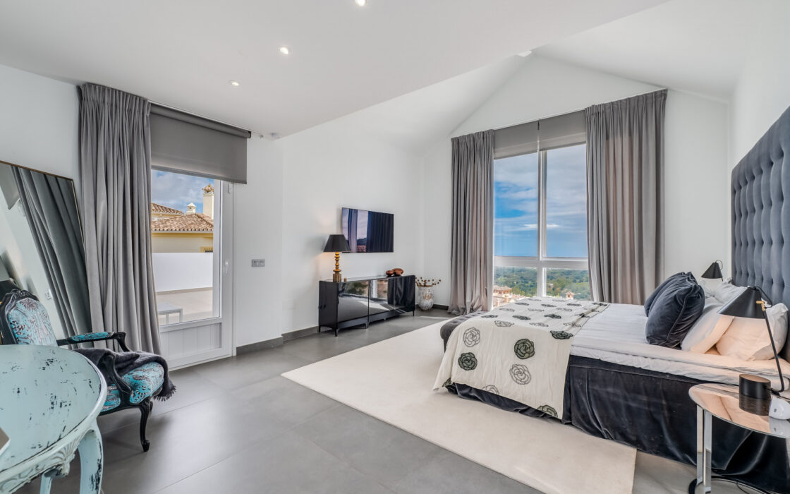 Современная Эко Вилла в Марбелье с панорамным видом моря