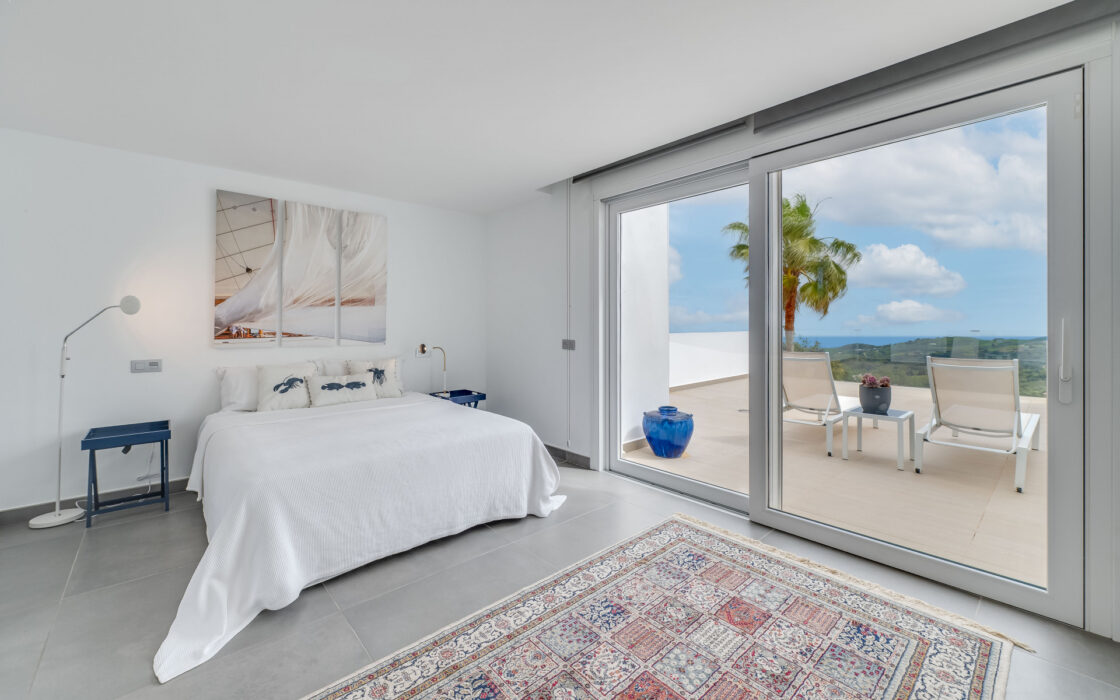 Современная Эко Вилла в Марбелье с панорамным видом моря