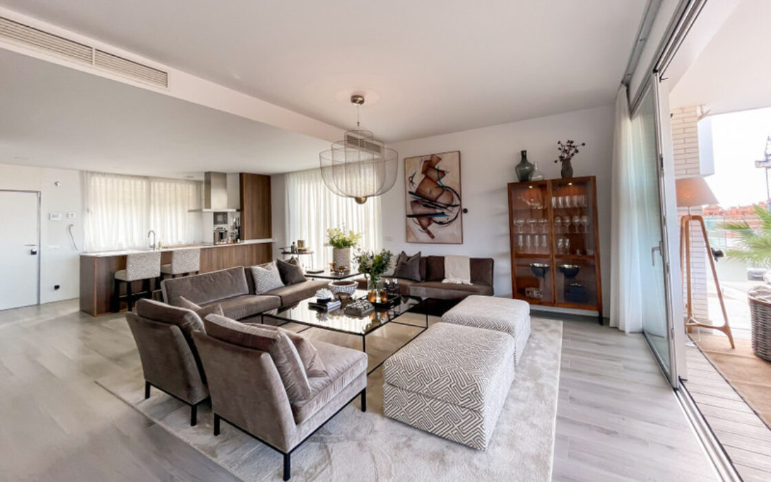 Таунхаус в Эстепоне с потрясающим видом на море 152 кв.м