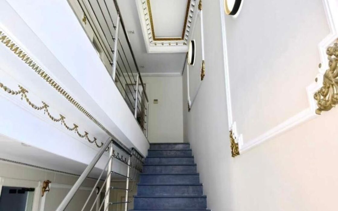 Будинок в Altea Hills 350 кв.м з терасами та басейном