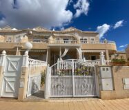 Двухэтажный дом в Торревьехе с солярием 87 кв.м