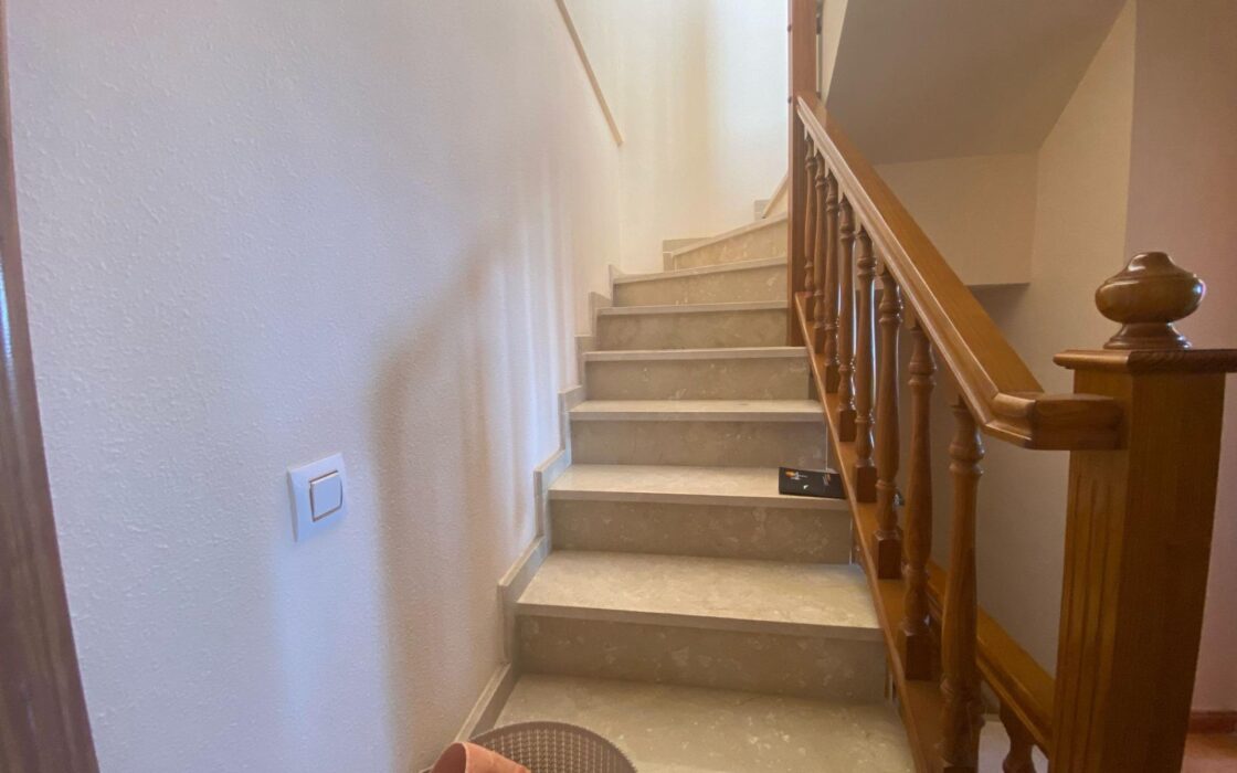 Двухэтажный дом в Торревьехе с солярием 87 кв.м