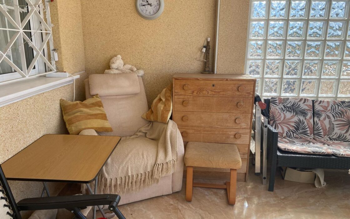 Двухэтажный дом в Торревьехе с солярием 87 кв.м