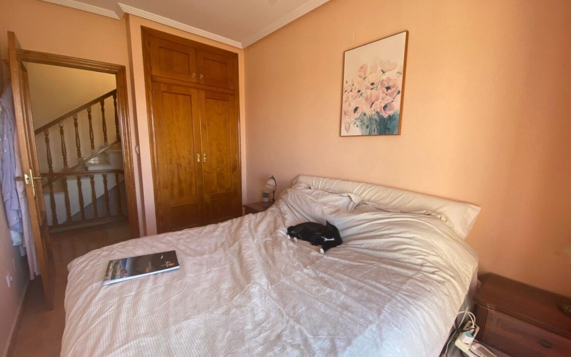 Двухэтажный дом в Торревьехе с солярием 87 кв.м