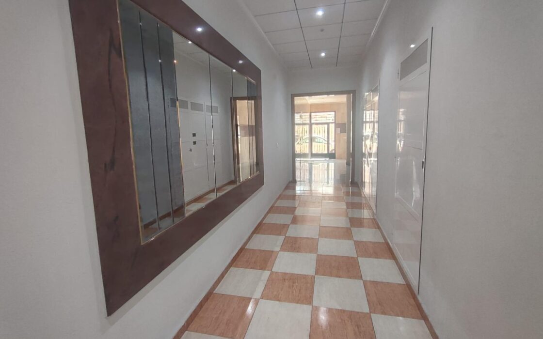 Просторная квартира в центре Коста Бланки у моря 94 кв.м