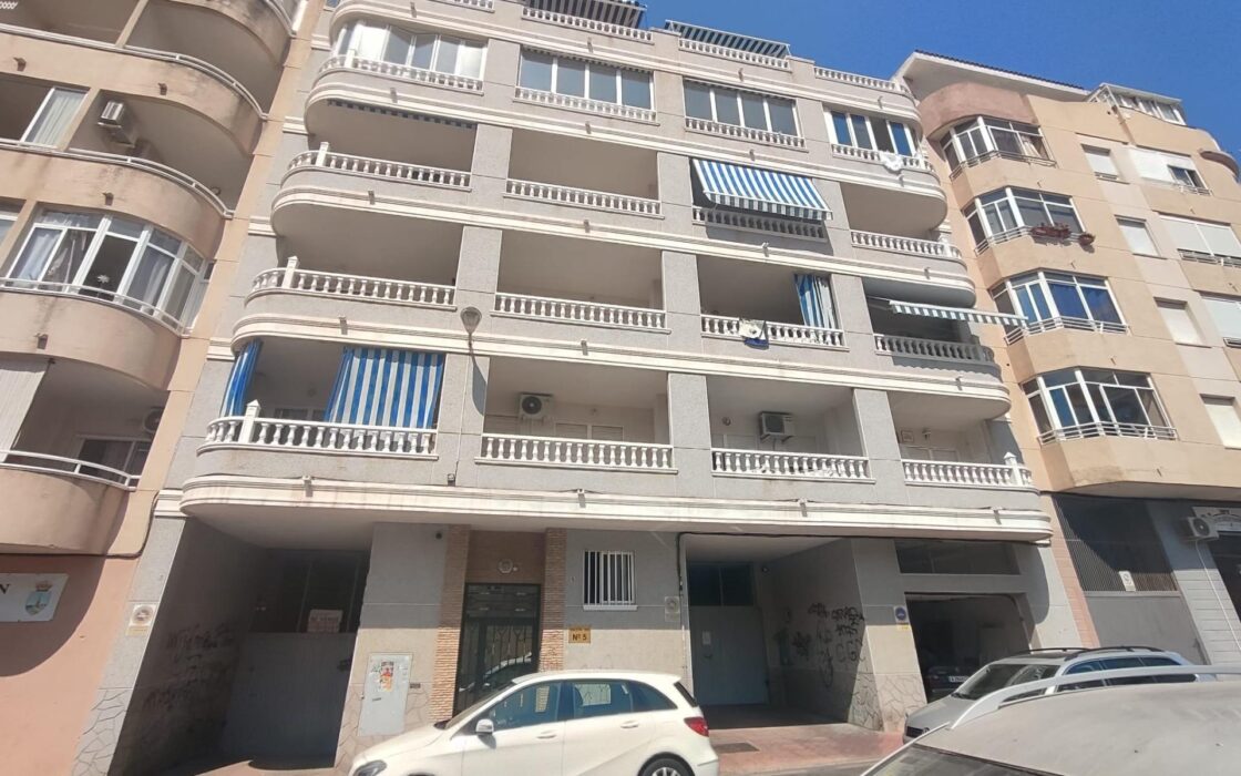 Просторная квартира в центре Коста Бланки у моря 94 кв.м