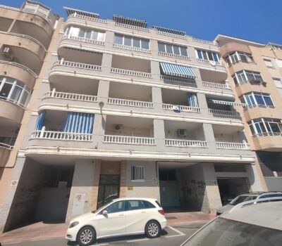 Простора квартира в центрі Коста Бланки біля моря 94 кв.м