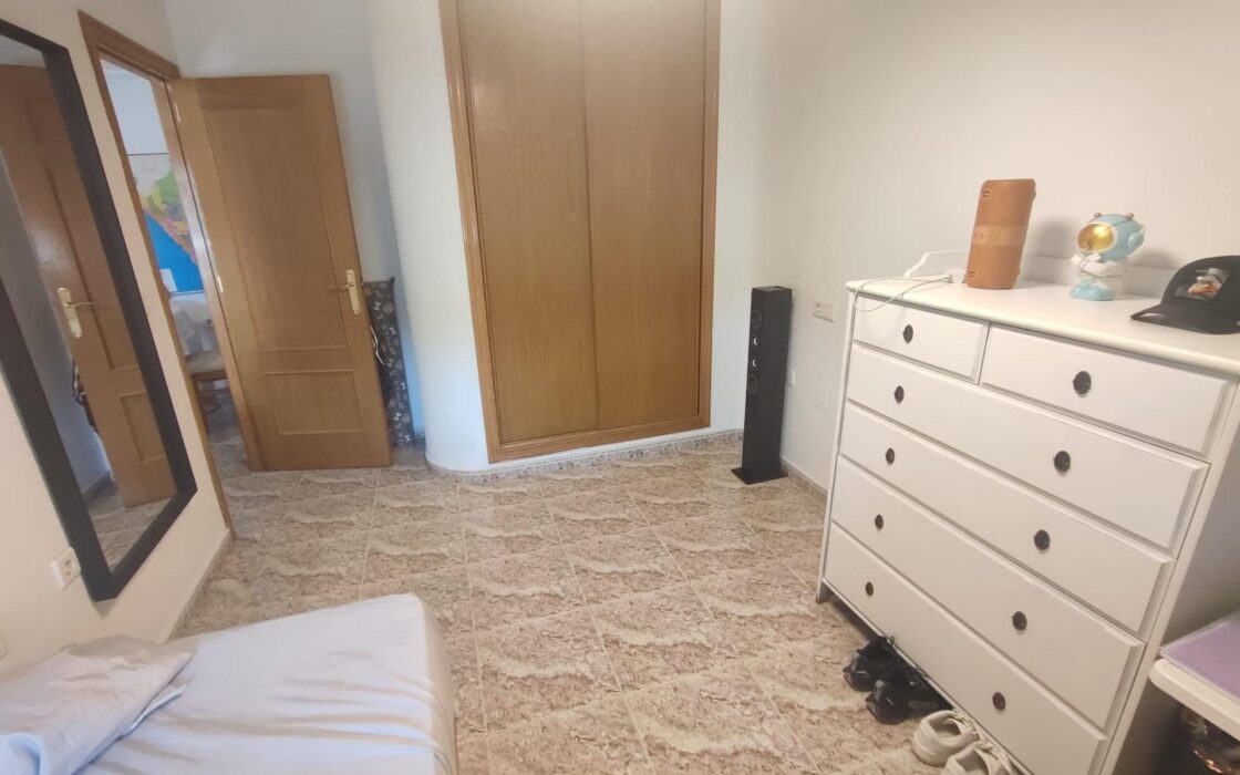 Просторная квартира в центре Коста Бланки у моря 94 кв.м