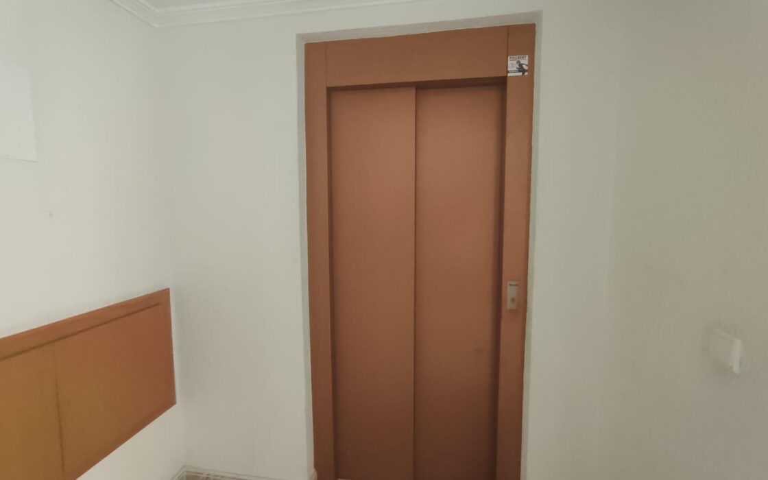 Просторная квартира в центре Коста Бланки у моря 94 кв.м