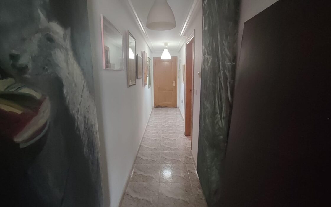 Просторная квартира в центре Коста Бланки у моря 94 кв.м