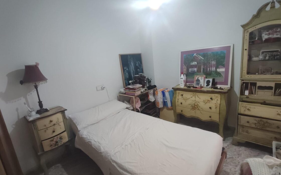 Просторная квартира в центре Коста Бланки у моря 94 кв.м