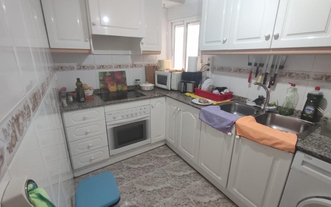 Просторная квартира в центре Коста Бланки у моря 94 кв.м