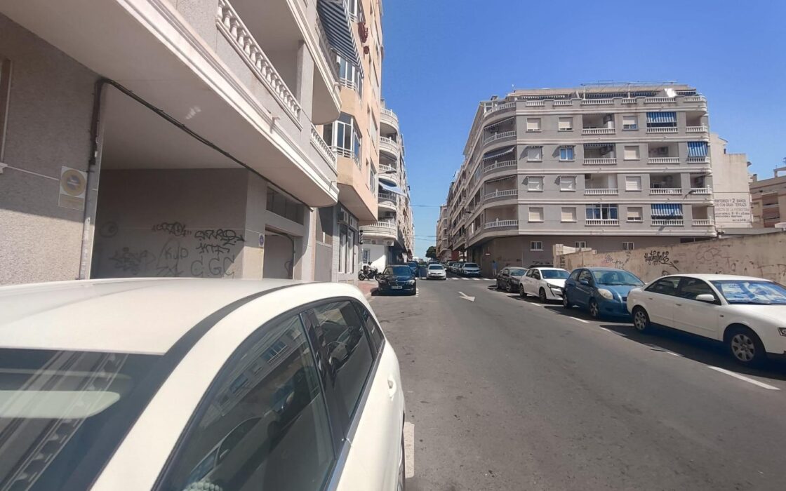 Просторная квартира в центре Коста Бланки у моря 94 кв.м