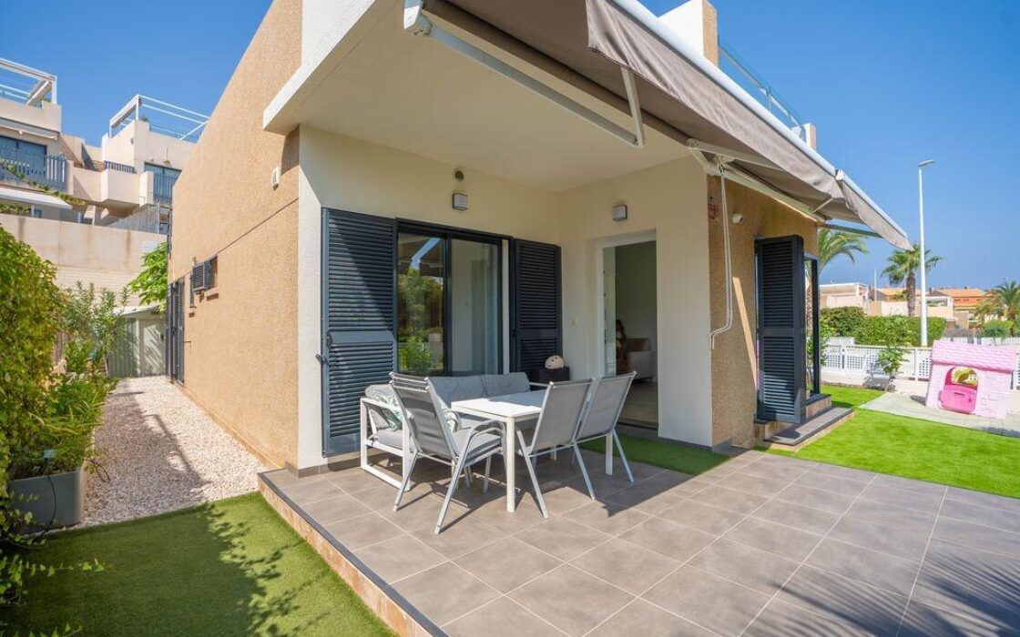 Вілла на березі моря в Оріуела Коста 76 кв.м, 4 кімнати