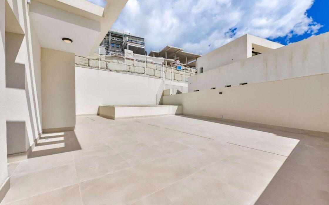 Вилла в Финестрате 636 кв.м с видом на море и террасой