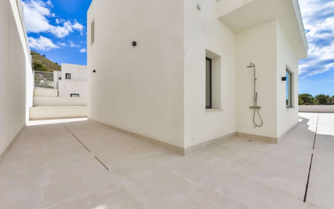 Вилла в Финестрате 636 кв.м с видом на море и террасой