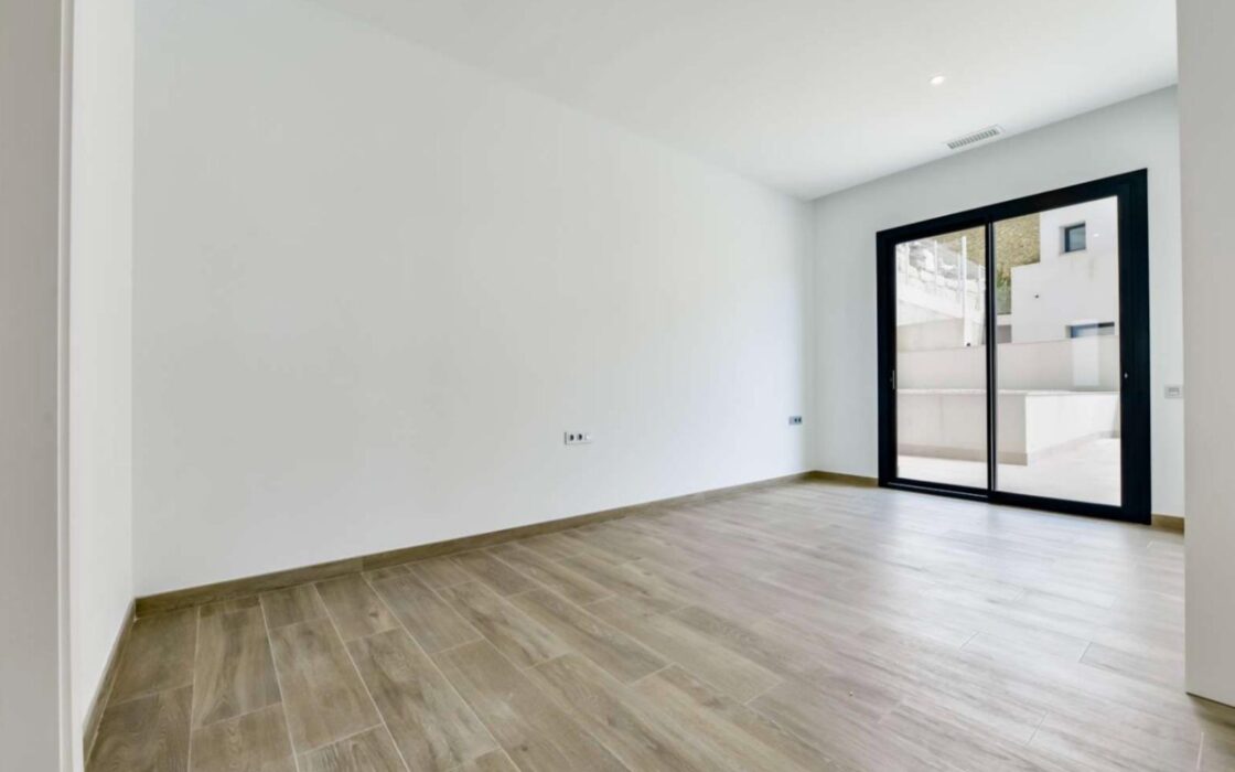 Вилла в Финестрате 636 кв.м с видом на море и террасой