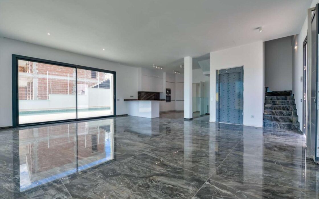 Вилла в Финестрате 636 кв.м с видом на море и террасой