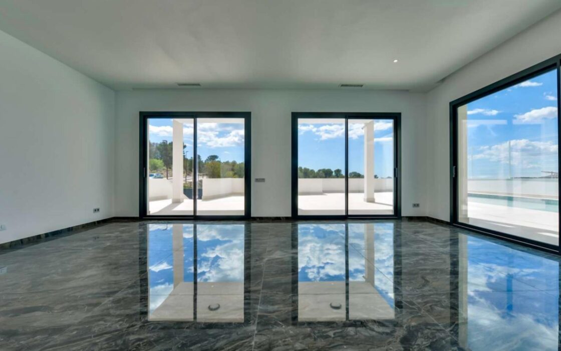 Вилла в Финестрате 636 кв.м с видом на море и террасой