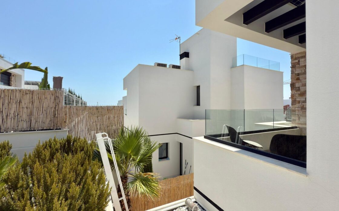 Вилла с видом в Финестрате, 3 спальни, новый дом 2023 года