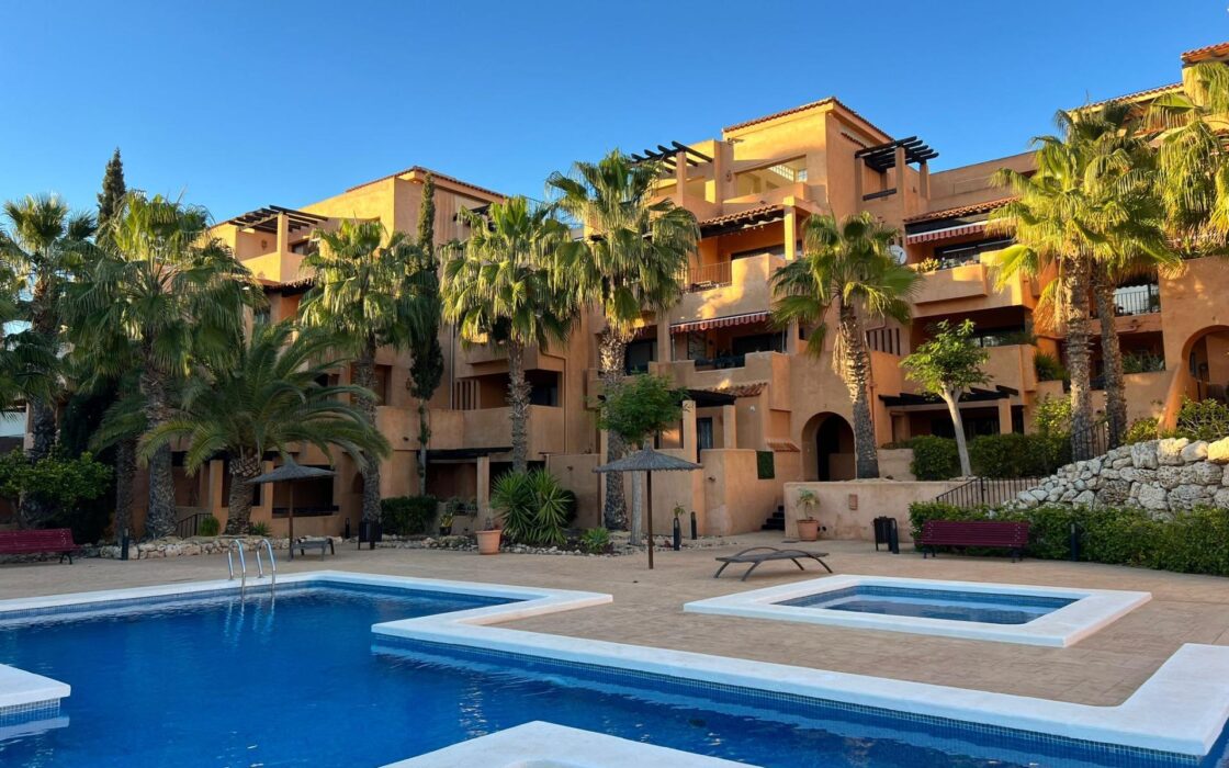 Просторный дуплекс в Вилламартине с видом на море