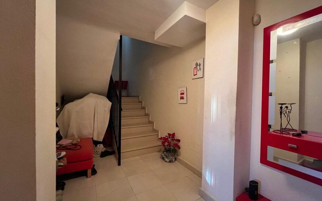 Просторный дуплекс в Вилламартине с видом на море