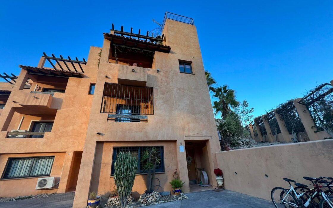 Просторный дуплекс в Вилламартине с видом на море