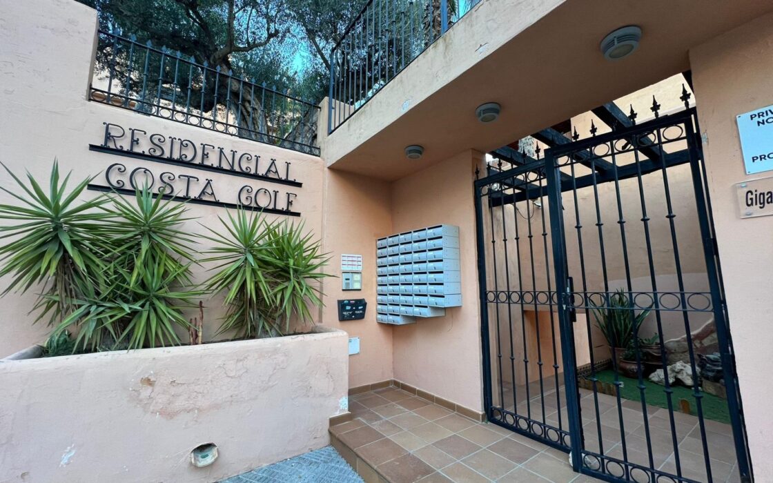 Просторный дуплекс в Вилламартине с видом на море