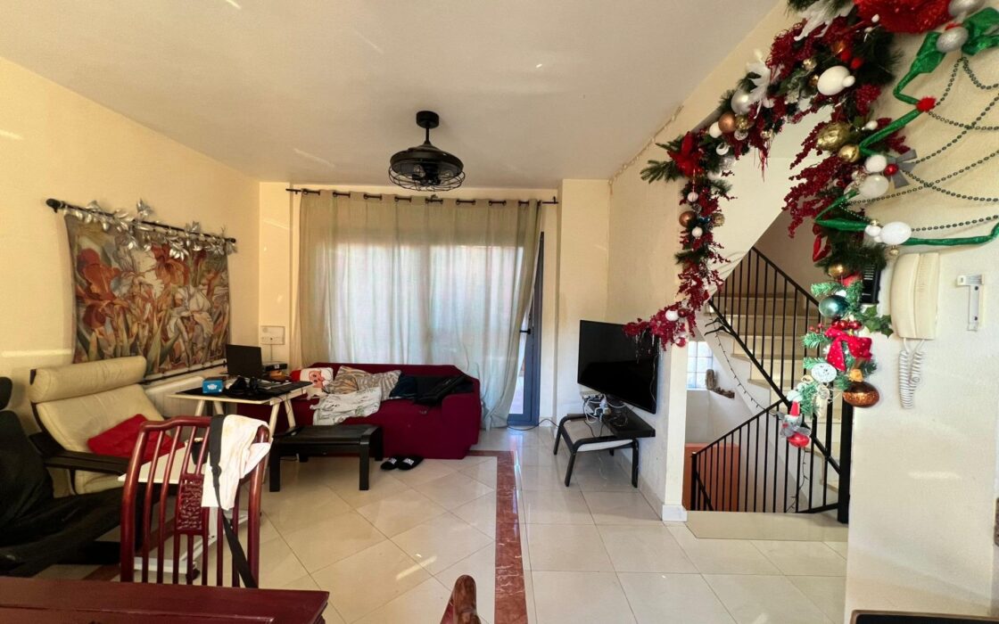 Просторный дуплекс в Вилламартине с видом на море