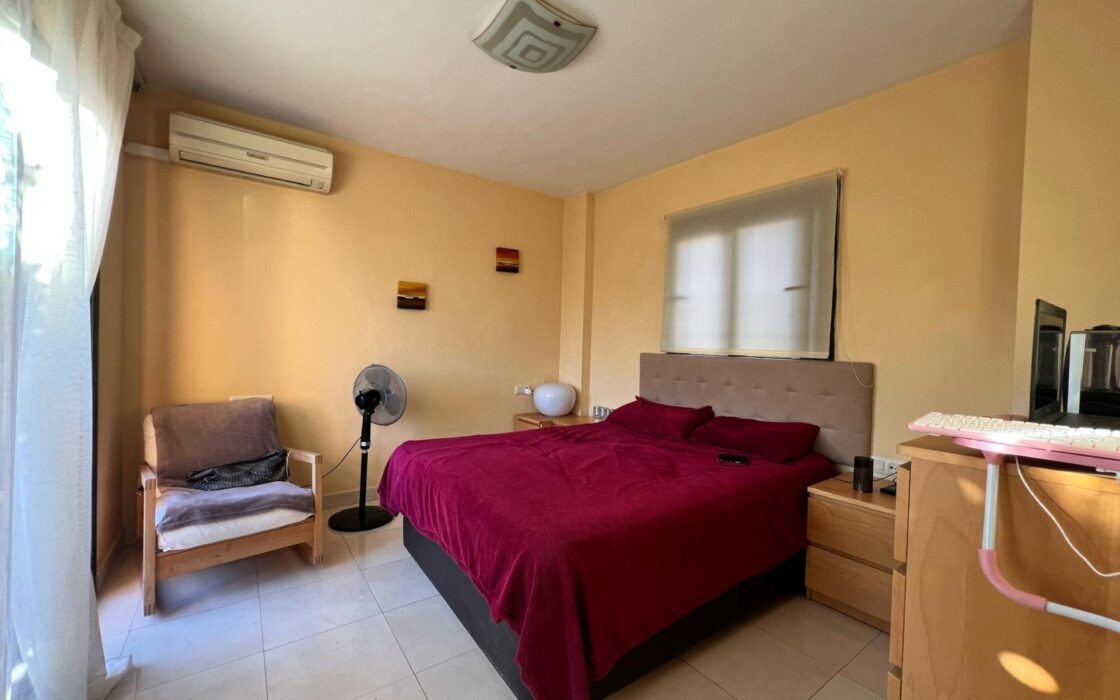 Просторный дуплекс в Вилламартине с видом на море