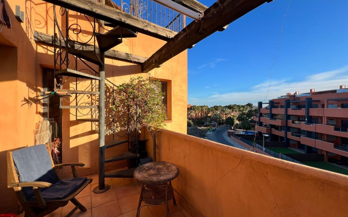 Просторный дуплекс в Вилламартине с видом на море