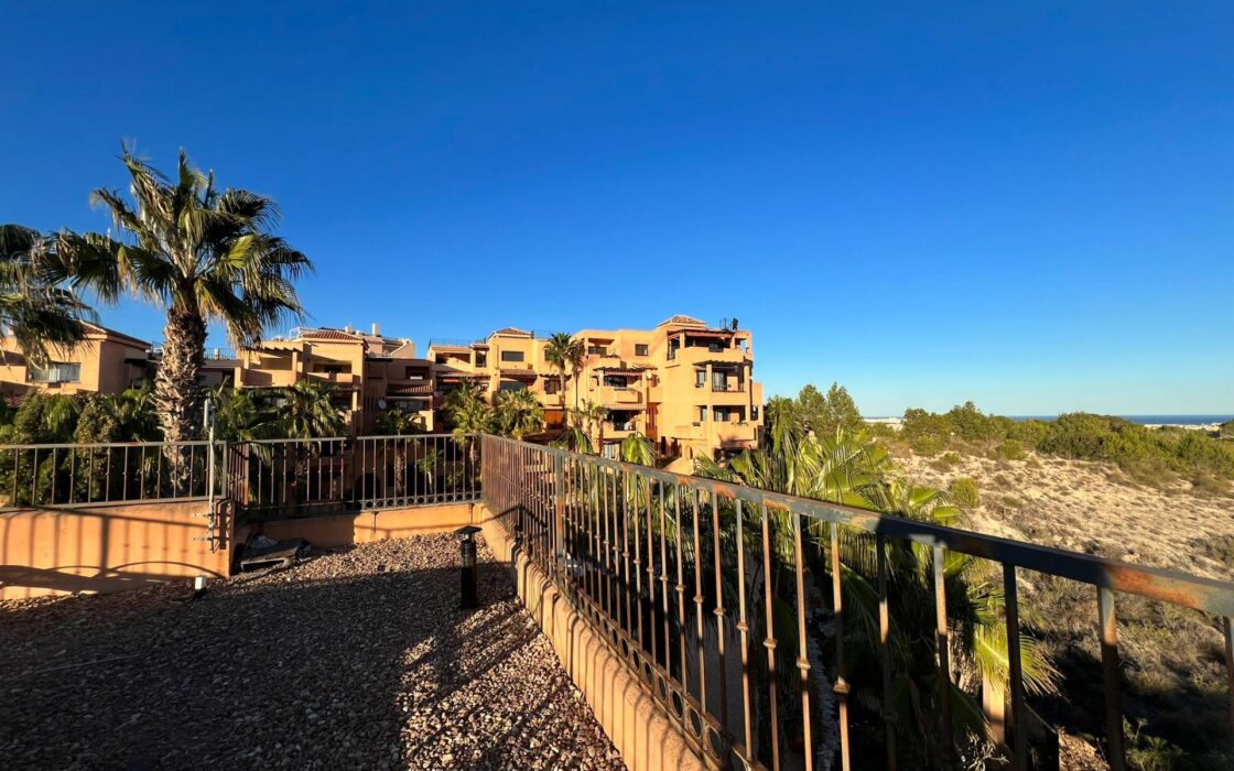 Просторный дуплекс в Вилламартине с видом на море