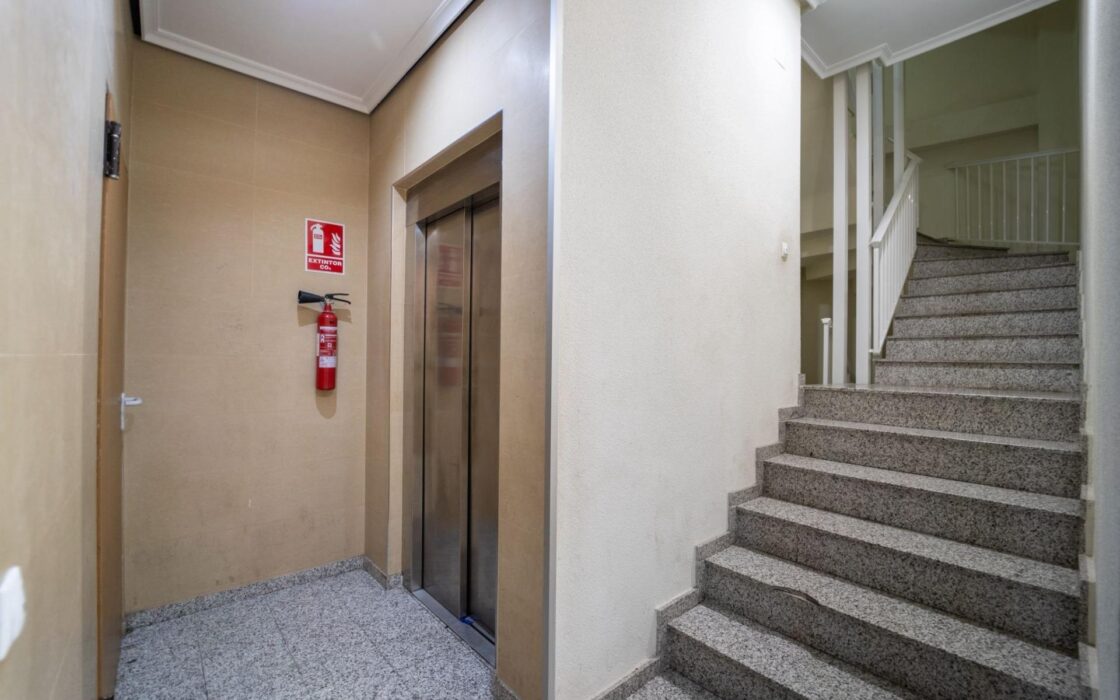 Апартаменти в Торрев’єсі 70 кв.м у моря, 2 спальні