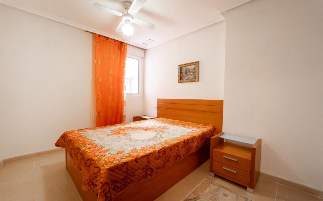 Апартаменти в Торрев’єсі 70 кв.м у моря, 2 спальні