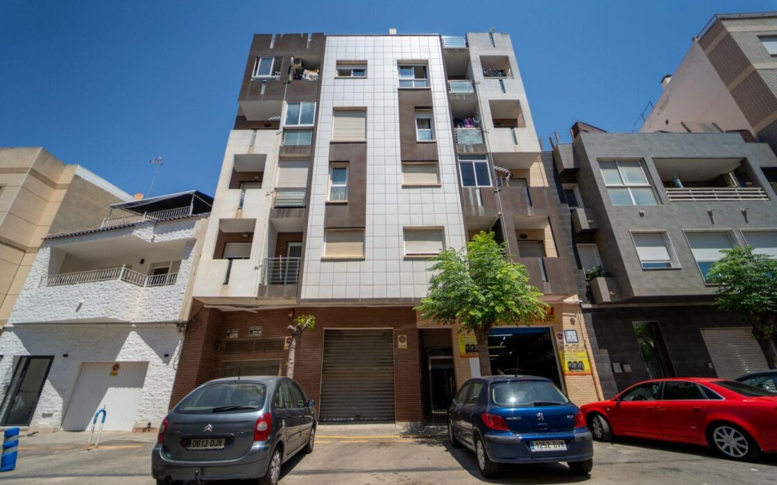 Апартаменти в Торрев’єсі 70 кв.м у моря, 2 спальні