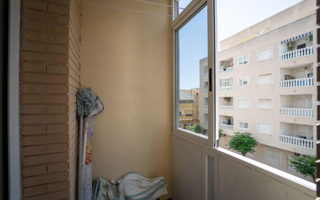 Апартаменти в Торрев’єсі 70 кв.м у моря, 2 спальні