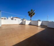 Вилла в Торревьехе 65 кв.м, 300 м до моря, уютный район