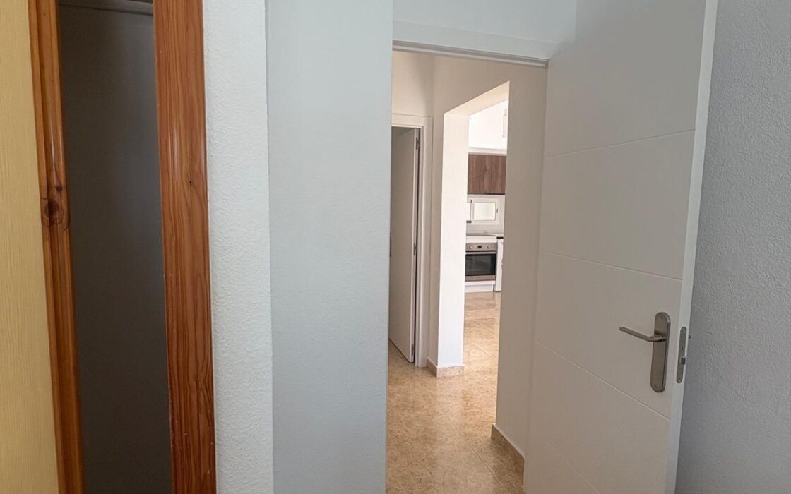 Вилла в Торревьехе 65 кв.м, 300 м до моря, уютный район