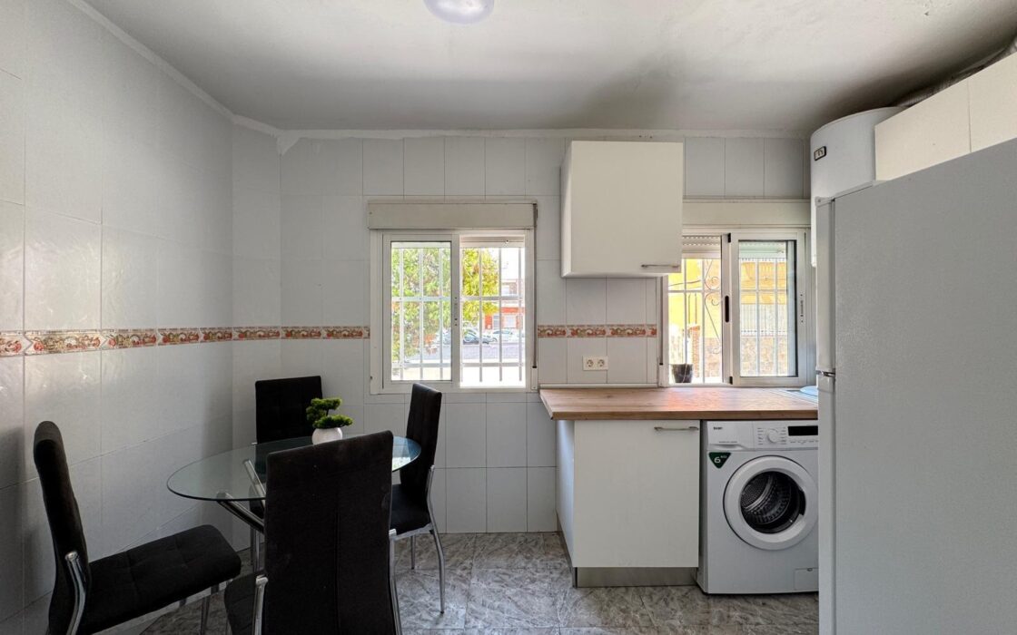 Квартира 65 кв.м з 2 спальнями поруч з Парком Націй