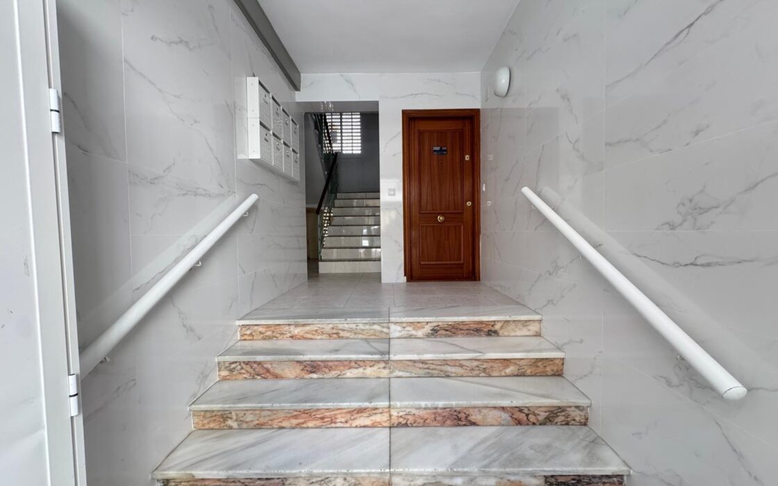 Квартира 65 кв.м з 2 спальнями поруч з Парком Націй